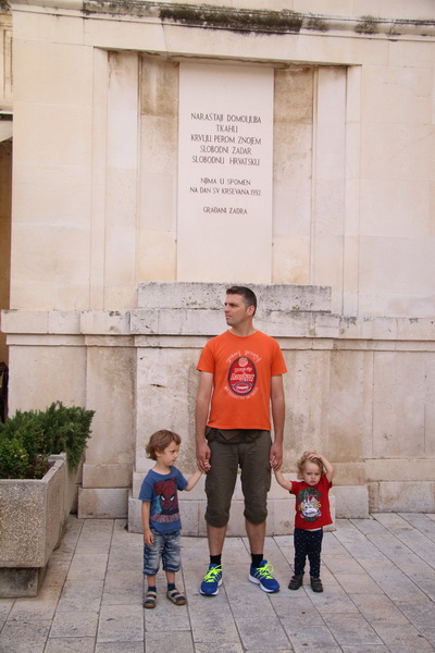Polaganje lovorovog vijenca na spomen obilježje u povodu Dana antifašističke borbe Polaganje lovorovog vijenca na spomen obilježje u povodu Dana antifašističke borbe