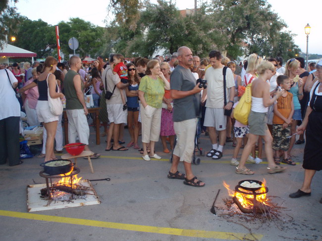 Materine uzance, Pakostabe 6.7.2008. Materine uzance, Pakostabe 6.7.2008.