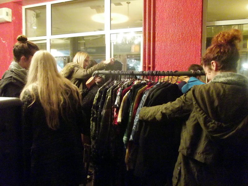 Buvljak u Q baru Buvljak u Q baru