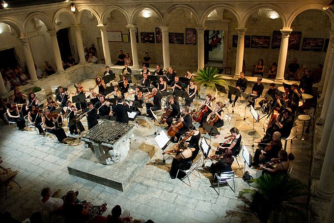 Orchestra Mitteleuropea u klaustru crkve Sv. Frane, Foto: Leo Banić
