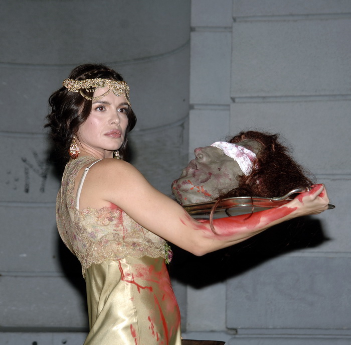 Zagreb, 160910.
Otvorenje izlozbe Dimitrija Popovica SALOMA u muzeju Mimara. U programu otvorenja sudjelovala je Severina.
na fotograiji: Severina kao Salome.
Foto: Zeljko Grgic / CROPIX Zagreb, 160910.
Otvorenje izlozbe Dimitrija Popovica SALOMA u muzeju Mimara. U programu otvorenja sudjelovala je Severina.
na fotograiji: Severina kao Salome.
Foto: Zeljko Grgic / CROPIX