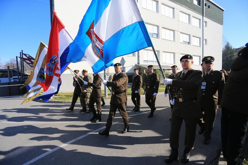 Image 380789 (auto) Image 380789 (auto)