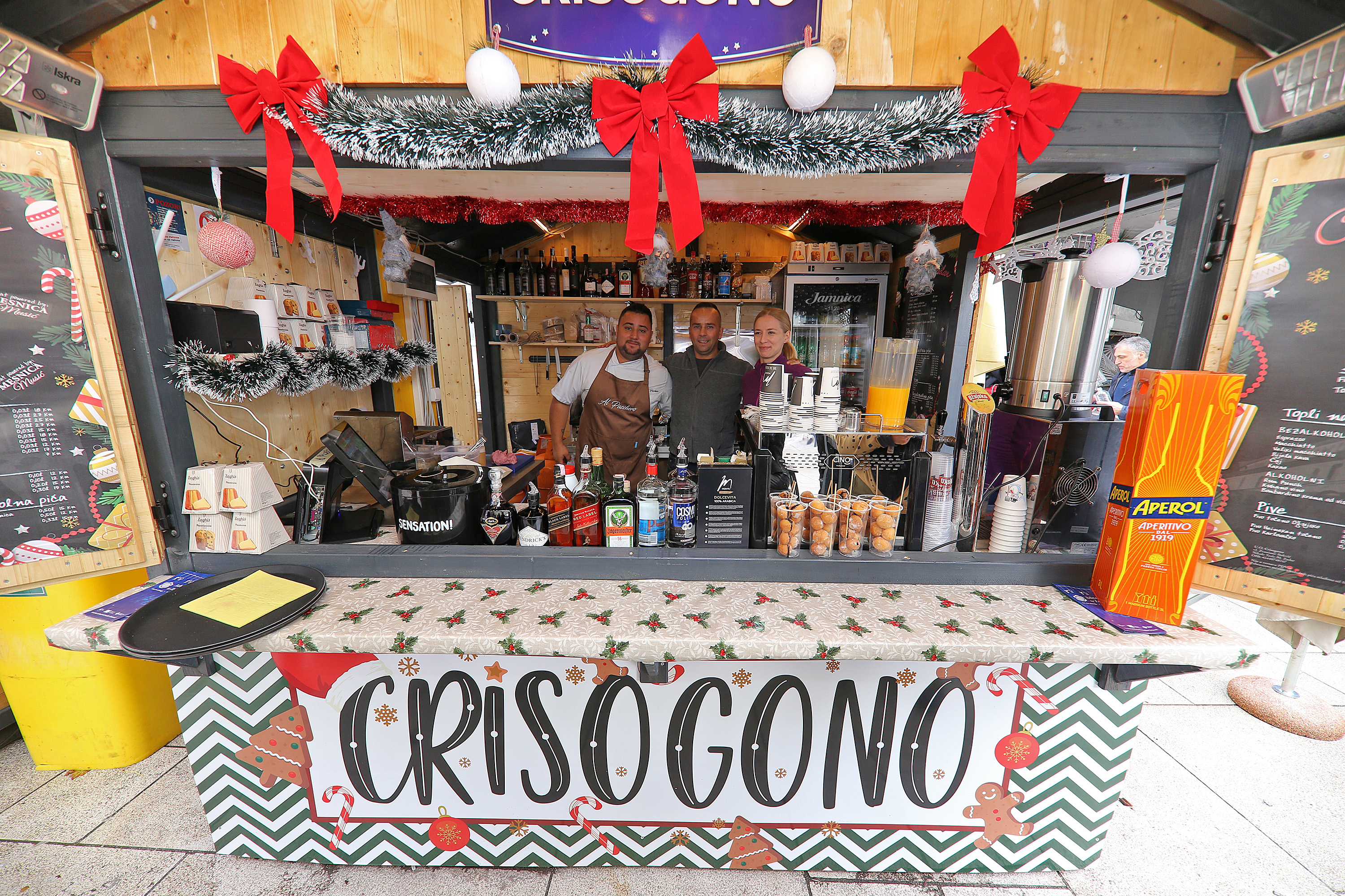 Adventske kućice su otvorile vrata, gastro ponuda je bolja i raznovrsnija nego ikad