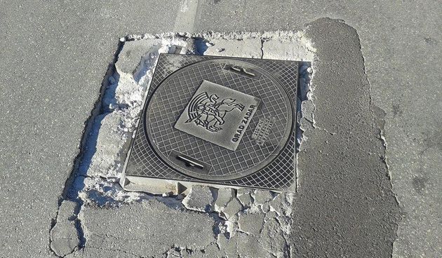 Potencijalno opasni šaht na Putu Bokanjca