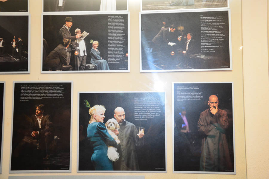 U caffe galeriji “Đina” otvorena izložba “Gospoda Glembajevi” U caffe galeriji “Đina” otvorena izložba “Gospoda Glembajevi”