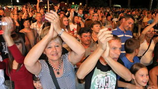 Jasmin Stavros na Viru