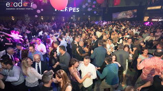 Ludnica u Saturnusu: Najbolji doček u svemiru i šire Ludnica u Saturnusu: Najbolji doček u svemiru i šire