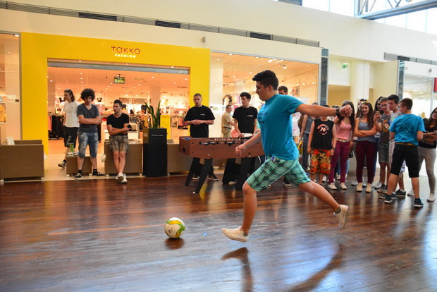 Supernova: Nogometno ludilo i izvlačenje dobitnika automobila Audi A1 Supernova: Nogometno ludilo i izvlačenje dobitnika automobila Audi A1