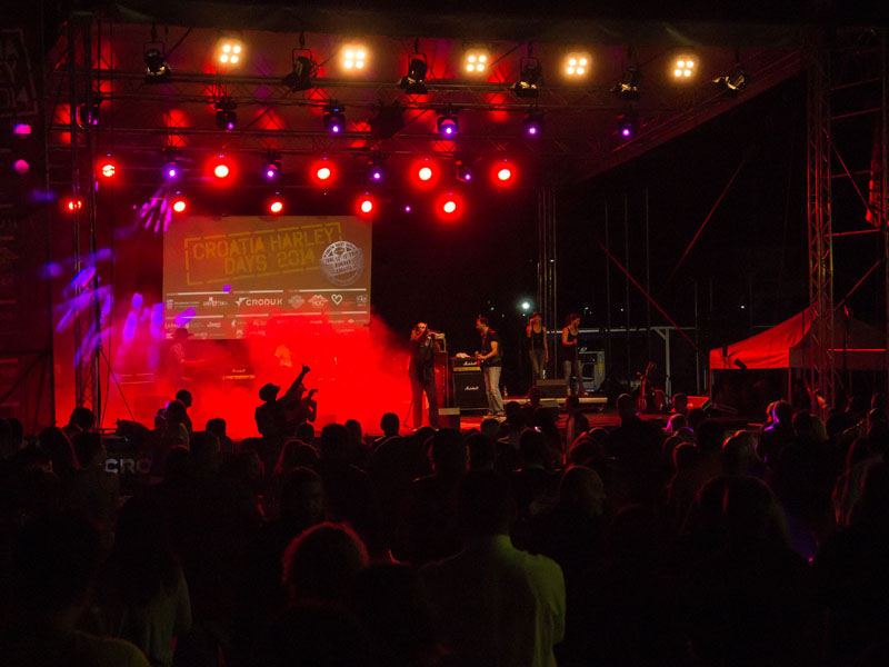 OLYMPUS DIGITAL CAMERA OLYMPUS DIGITAL CAMERA