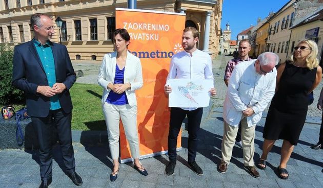 Stranka Pametno Marijana Puljak, Ivica Puljjak i Mislav Matešić.  Photo: Davor Javorovic/PIXSELL