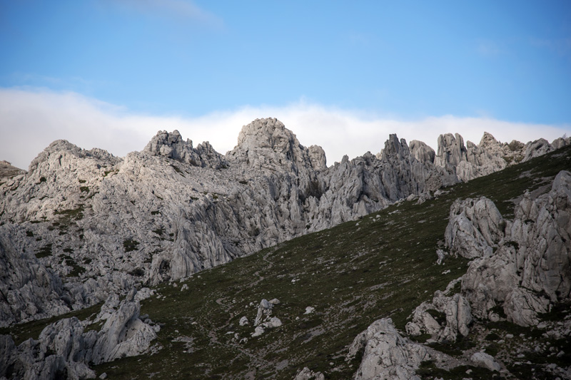 Velebitska katedrala – Tulove grede. Foto: Vinko Pešić Velebitska katedrala – Tulove grede. Foto: Vinko Pešić
