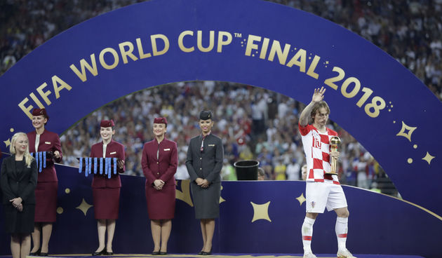 Luka Modrić ipak je priča za sebe. Osim što je osvojio nagradu za najboljeg igrača Svjetskog prvenstva…