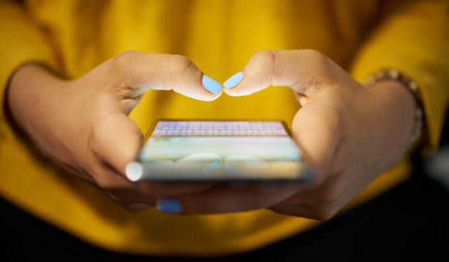Elektronički uređaji – barem noću maknite od sebe pametni telefon i tablet. Svjetla iz elektroničkh uređaja loše utječu na vaš unutarnji sat, bazalni metabolizam i san. Malo sna – više kilograma