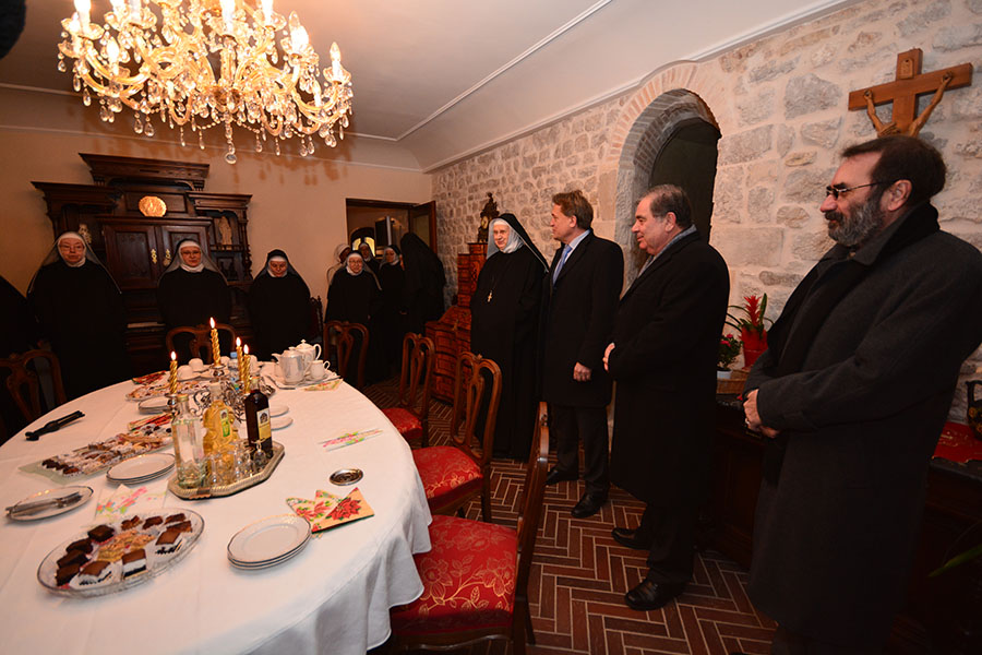 Gradonačelnik Kalmeta posjetio benediktinke; foto Iva Perinčić Gradonačelnik Kalmeta posjetio benediktinke; foto Iva Perinčić