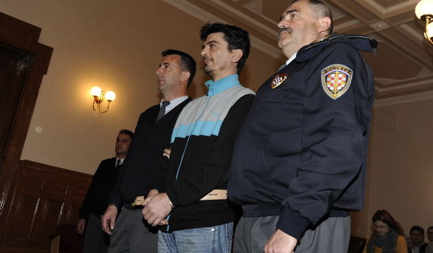 Sibenik ,010312.
Danas je zapocelo sudjenje Draganju Paravinji za otmicu i ubojstvo Antonije Bilic.
Na fotografiji: Dragan Paravinja.
Foto: Niksa Stipanicev / CROPIX