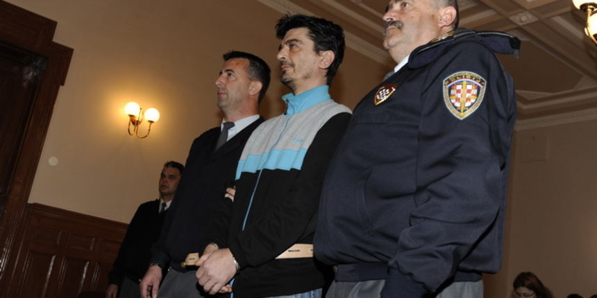 Sibenik ,010312.
Danas je zapocelo sudjenje Draganju Paravinji za otmicu i ubojstvo Antonije Bilic.
Na fotografiji: Dragan Paravinja.
Foto: Niksa Stipanicev / CROPIX Sibenik ,010312.
Danas je zapocelo sudjenje Draganju Paravinji za otmicu i ubojstvo Antonije Bilic.
Na fotografiji: Dragan Paravinja.
Foto: Niksa Stipanicev / CROPIX