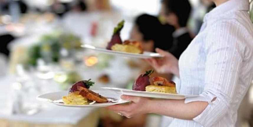 Sezonski radnik, sezonski posao, konobar, foto: vijesti.me