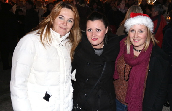 Virani 2016. godinu dočekali uz Lidiju Bačić, Leteći odred i spektakularan vatromet Virani 2016. godinu dočekali uz Lidiju Bačić, Leteći odred i spektakularan vatromet