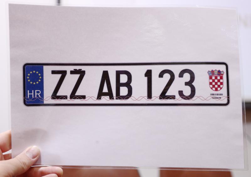 U Ravnateljstvu policije predstavljeni su prijedlozi novih registracijskih tablica za vozila. Ujedno je predstavljeno i vozilo mobilnog ureda za upravne poslove. Photo: Davor Puklavec/PIXSELL U Ravnateljstvu policije predstavljeni su prijedlozi novih registracijskih tablica za vozila. Ujedno je predstavljeno i vozilo mobilnog ureda za upravne poslove. Photo: Davor Puklavec/PIXSELL
