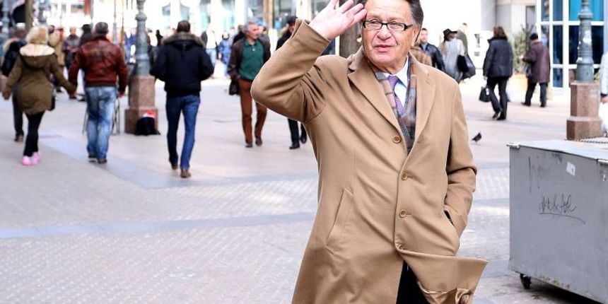 Miroslav Ciro Blazevic iskoristio je suncani dan za setnju centrom grada. Photo: Goran Stanzl/PIXSELL Miroslav Ciro Blazevic iskoristio je suncani dan za setnju centrom grada. Photo: Goran Stanzl/PIXSELL