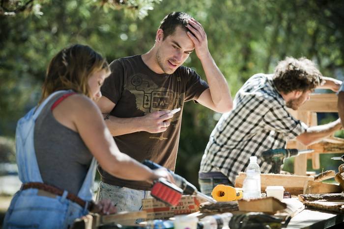 Zagreb, 280812.
Britanski umjetnicki kolektiv Giant Robots koji od danas pa do 9. rujna boravi u Zagrebu izradit ce dosad najvecu privremenu skulpturu od otpadnog drveta na javnom prostoru u Hrvatskoj koja ce na Galeriji Bacva (zgrada Hrvatskog drustva li