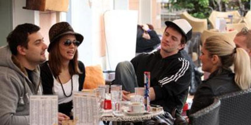 Franka Batelić u leopard šeširiću zabavlja Opatijce (Tportal.hr) Franka Batelić u leopard šeširiću zabavlja Opatijce (Tportal.hr)