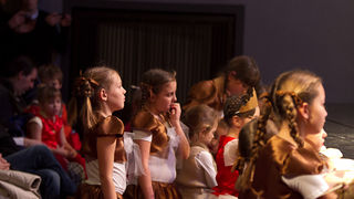 Plesna čestitka Zadarskog plesnog ansambla, Foto: Leo Banić Plesna čestitka Zadarskog plesnog ansambla, Foto: Leo Banić