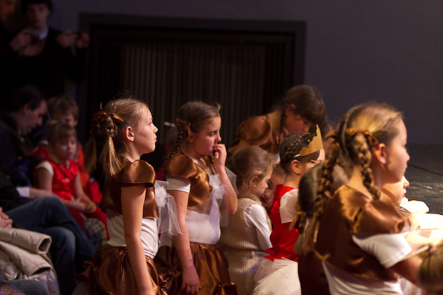 Plesna čestitka Zadarskog plesnog ansambla, Foto: Leo Banić Plesna čestitka Zadarskog plesnog ansambla, Foto: Leo Banić