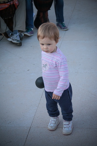 Glazbeno scenski nastup “Iskra ljubavi za mir” i grupna meditacija na Forumu