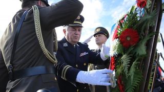 Kolonom sjećanja i polaganjem vijenaca obilježena 23. obljetnica stradanja Škabrnje, Foto: Filip Brala/PIXSELL Kolonom sjećanja i polaganjem vijenaca obilježena 23. obljetnica stradanja Škabrnje, Foto: Filip Brala/PIXSELL