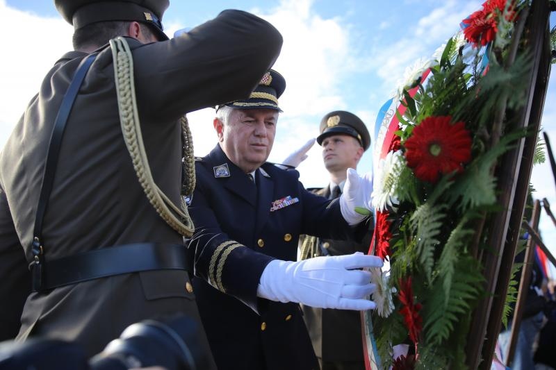 Kolonom sjećanja i polaganjem vijenaca obilježena 23. obljetnica stradanja Škabrnje, Foto: Filip Brala/PIXSELL Kolonom sjećanja i polaganjem vijenaca obilježena 23. obljetnica stradanja Škabrnje, Foto: Filip Brala/PIXSELL