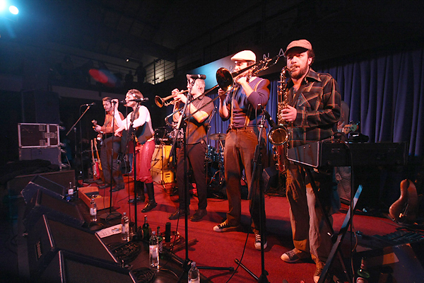 Jinx-i u Arsenalu (foto:Saša Čuka) Jinx-i u Arsenalu (foto:Saša Čuka)