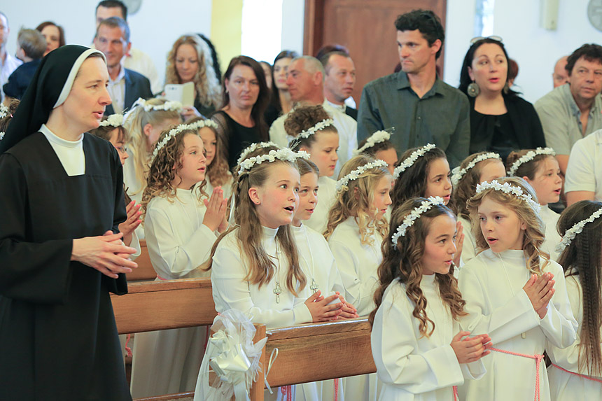 Bibinje: sakrament Prve pričesti, foto-L. Banić Bibinje: sakrament Prve pričesti, foto-L. Banić