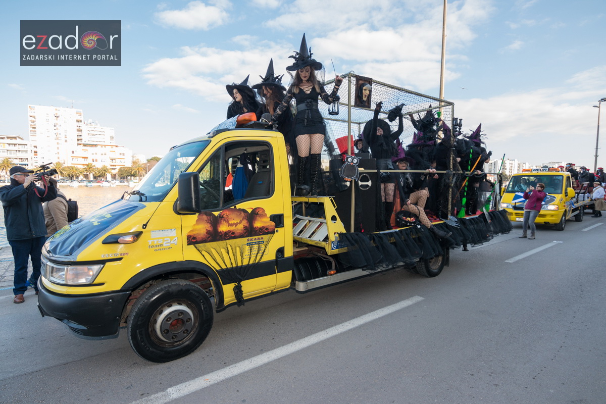 Zadarski karneval 2018: Povorka maškaranih skupina od Gradskih vrata preko Foruma do Narodnog trga Zadarski karneval 2018: Povorka maškaranih skupina od Gradskih vrata preko Foruma do Narodnog trga