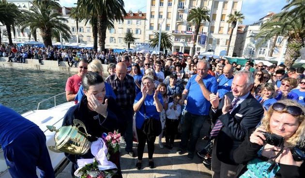 Dina Levačić otplivala humanitarni maraton između Trogira i Splita za Udrugu Anđeli. Foto: Miranda Cikotić/PIXSELL