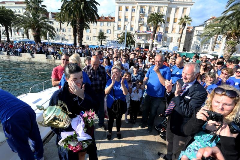 Dina Levačić otplivala humanitarni maraton između Trogira i Splita za Udrugu Anđeli. Foto: Miranda Cikotić/PIXSELL Dina Levačić otplivala humanitarni maraton između Trogira i Splita za Udrugu Anđeli. Foto: Miranda Cikotić/PIXSELL