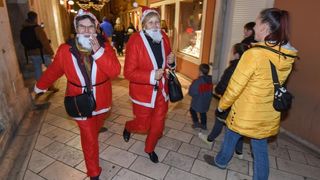 Utrka Djedova Božićnjaka zadarskim Poluotokom