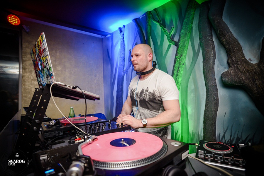 Subotnji party u Svarog baru