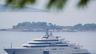 Megajahta “Eclipse” ruskoga multimiljardera Romana Abramoviča na sidru ispred Cavtata. Photo: Grgo Jelavić/PIXSELL Megajahta “Eclipse” ruskoga multimiljardera Romana Abramoviča na sidru ispred Cavtata. Photo: Grgo Jelavić/PIXSELL