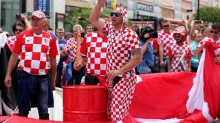 Divovska hrvatska zastava razvijena u centru Nižnji Novgoroda