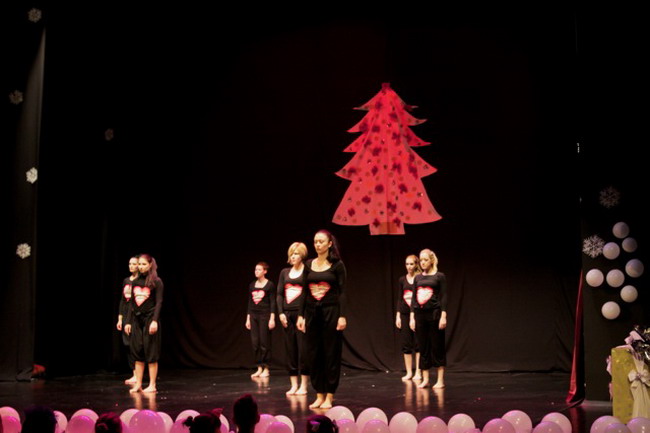 Plesna cestitka Zadarskog plesnog ansambla Plesna cestitka Zadarskog plesnog ansambla