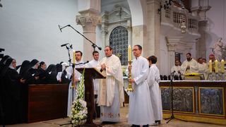 Nadbiskup Puljić predvodio svečano misno slavlje u crkvi. sv. Marije u sklopu obilježavanja 950. obljetnice spomena samostana. Foto: Iva Perinčić