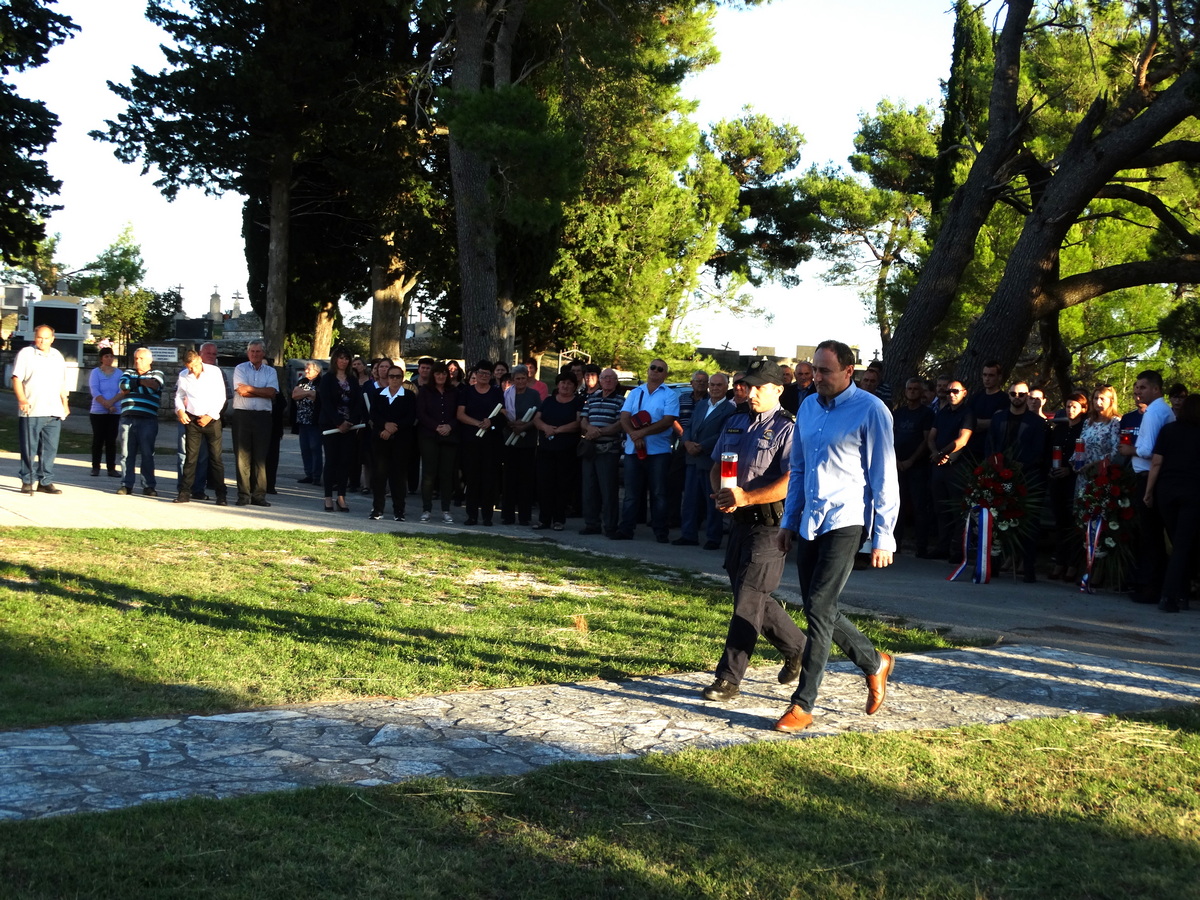 Vukšić: Položeni vijenci za žrtve Domovinskog rata