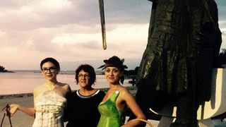 9. Festival smokve: Glumica Lucija Matković i Elena Bukvić u haljinama autorice Ade Duke (Šinjorina smokva i sv. Križ) u šetnji Ninom 9. Festival smokve: Glumica Lucija Matković i Elena Bukvić u haljinama autorice Ade Duke (Šinjorina smokva i sv. Križ) u šetnji Ninom