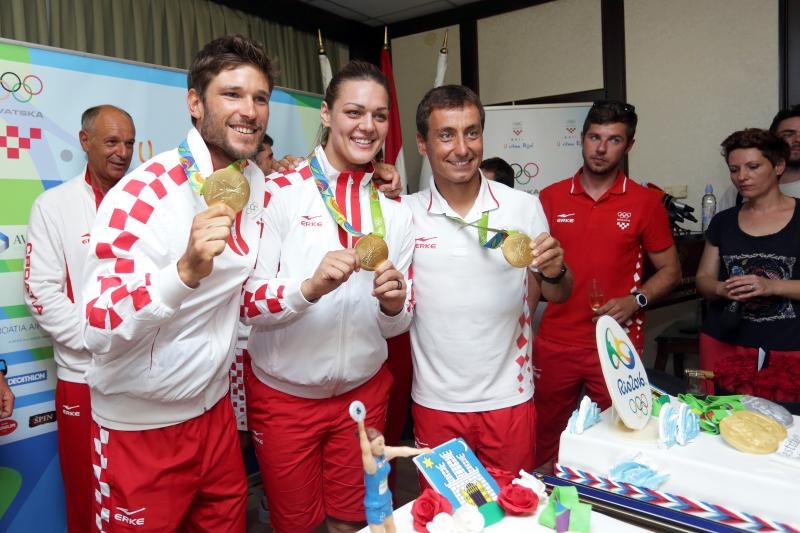 Hrvatski olimpijci svečano dočekani na Plesu. Sandra Perković, Šime Fantela, Igor Marenić, Tonči Stipanović. Photo: Luak Sanzl/PPIXSELL Hrvatski olimpijci svečano dočekani na Plesu. Sandra Perković, Šime Fantela, Igor Marenić, Tonči Stipanović. Photo: Luak Sanzl/PPIXSELL