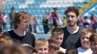 Zadarska vatrena četvorka na Stanovima se družila s mladim zadarskim nogometašima Zadarska vatrena četvorka na Stanovima se družila s mladim zadarskim nogometašima