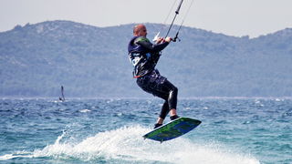 Surferi i kiteri guštali u južini na Boriku Surferi i kiteri guštali u južini na Boriku