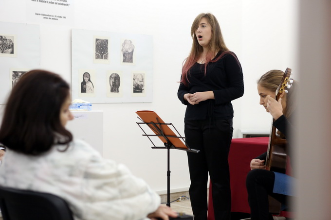 Slavonski Brod,06112012.
Dvodnevnom manifestacijom obiljezena je 107. obljetnica rodjenja Dragutina Tadijanovica.Svecanost je odrzana u Spomen domu Dragutina i Jele Tadijanovic.Medju bogatom ostavstinom koju je Tadija ostavio nalazi se i 440 vrijednih umj