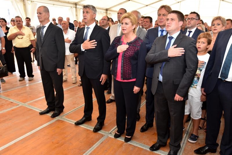 Predsjednica Kolinda Grabar Kitarović otvorila radove na zgradi putničkog terminala u Gaženici. Photo: Dino Stanin/PIXSELL Predsjednica Kolinda Grabar Kitarović otvorila radove na zgradi putničkog terminala u Gaženici. Photo: Dino Stanin/PIXSELL