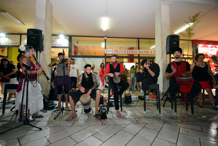 Performeri Saraswati na KalelargArt-u ; foto Iva Perinčić Performeri Saraswati na KalelargArt-u ; foto Iva Perinčić